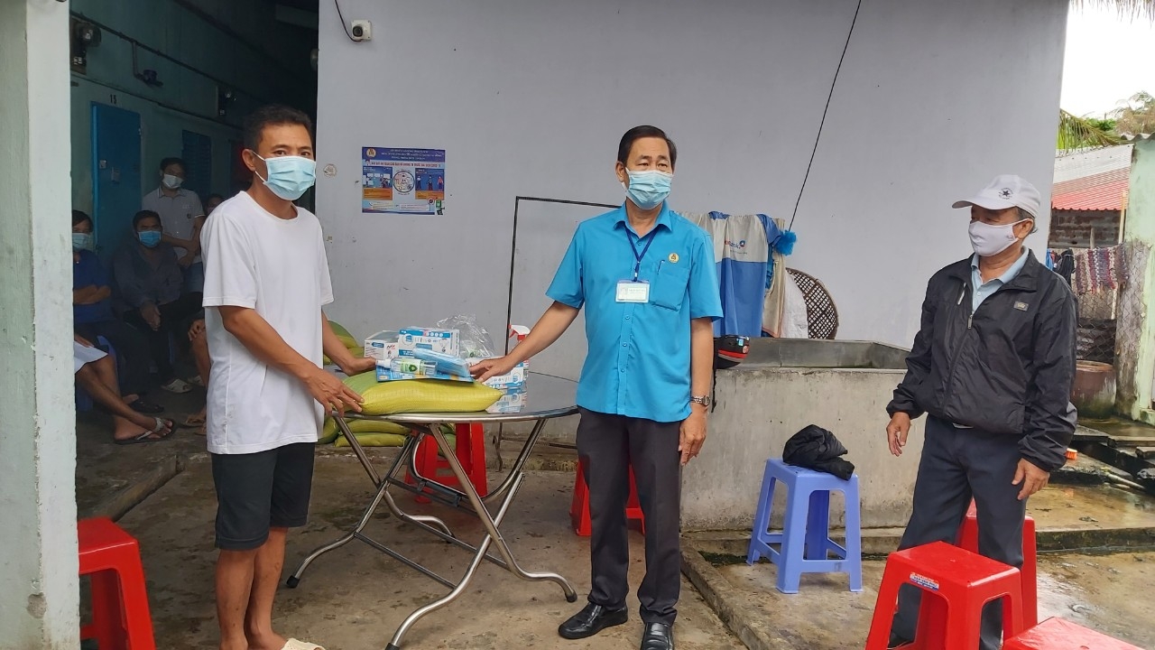 Sự giúp đỡ kịp thời cho doanh nghiệp và người lao động