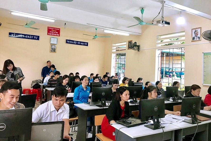 Xây dựng và ứng dụng bài giảng trực tuyến E-learning để đào tạo, bồi dưỡng cán bộ công đoàn Xây dựng và ứng dụng bài giảng E-learning để đào tạo, bồi dưỡng cán bộ công đoàn