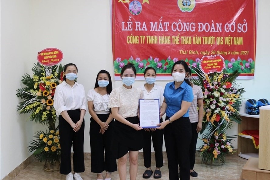 Một số vấn đề then chốt để xây chắc nền móng tổ chức Công đoàn Việt Nam