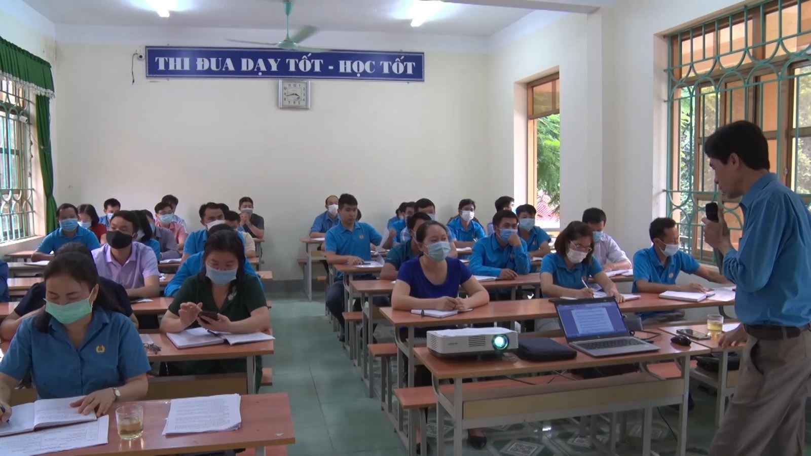 Một số vấn đề then chốt để xây chắc nền móng tổ chức Công đoàn Việt Nam