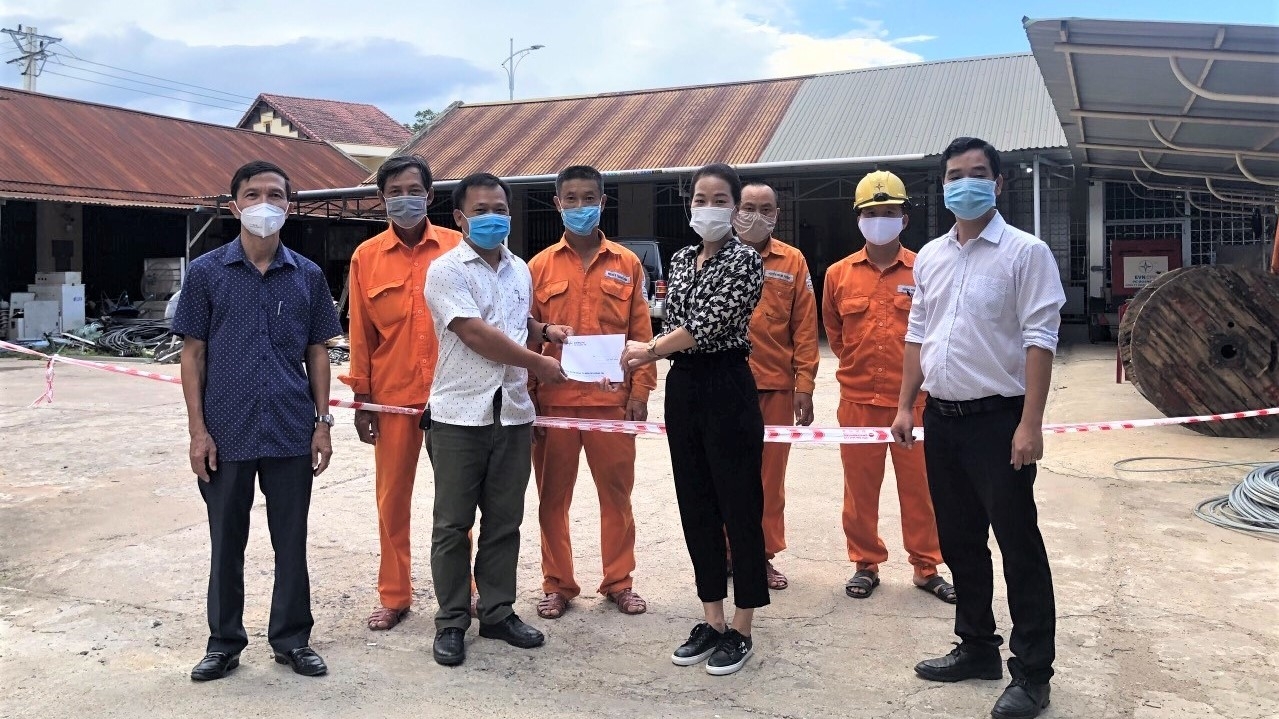 Trách nhiệm, tích cực, tận tâm vượt qua thử thách Trách nhiệm, tích cực, tận tâm vượt qua thử thách