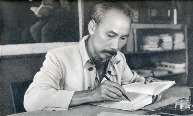 Nhà báo Hồ Chí Minh