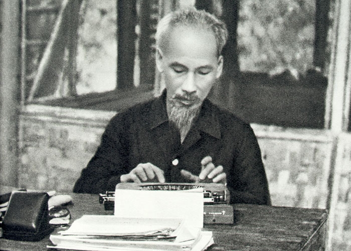 Nhà báo Hồ Chí Minh