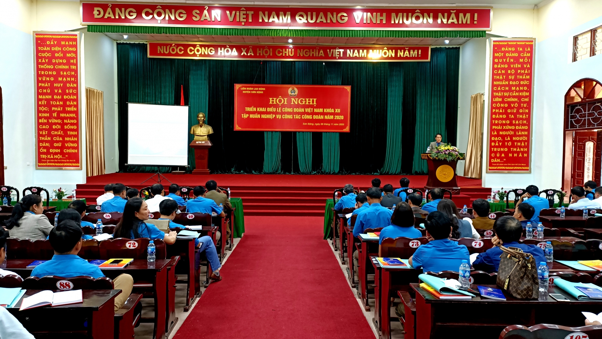 Một số vấn đề then chốt để xây chắc nền móng tổ chức Công đoàn Việt Nam