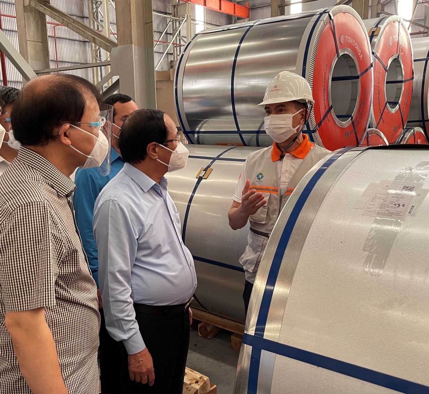 Bảo đảm an toàn, sức khỏe cho người lao động trong bối cảnh dịch bệnh Covid-19 Bảo đảm an toàn, sức khỏe cho người lao động trong bối cảnh dịch bệnh Covid-19