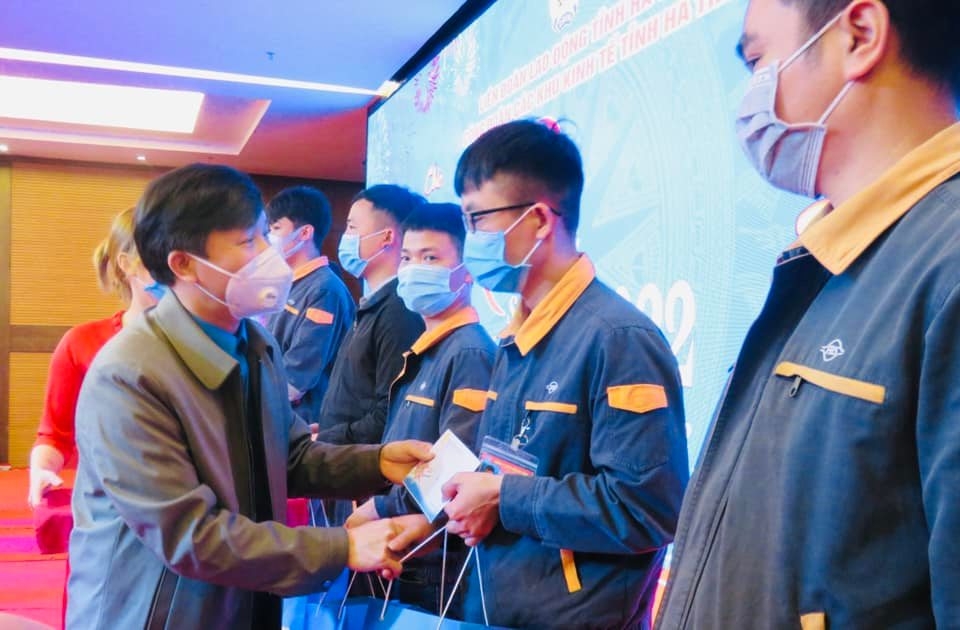 Bí thư Tỉnh ủy Hà Tĩnh đánh giá cao ý nghĩa chương trình Tết Sum vầy của Công đoàn KKT