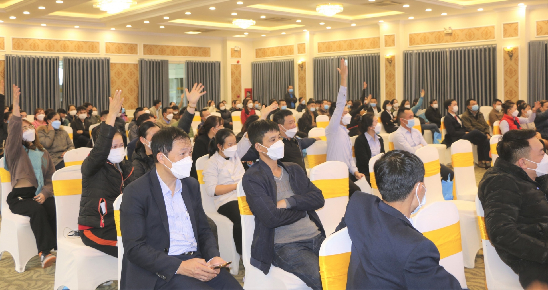 LĐLĐ tỉnh trao quà “Tết sum vầy” cho CNLĐ ngành Công Thương. LĐLĐ tỉnh trao quà “Tết sum vầy” cho CNLĐ ngành Công Thương.