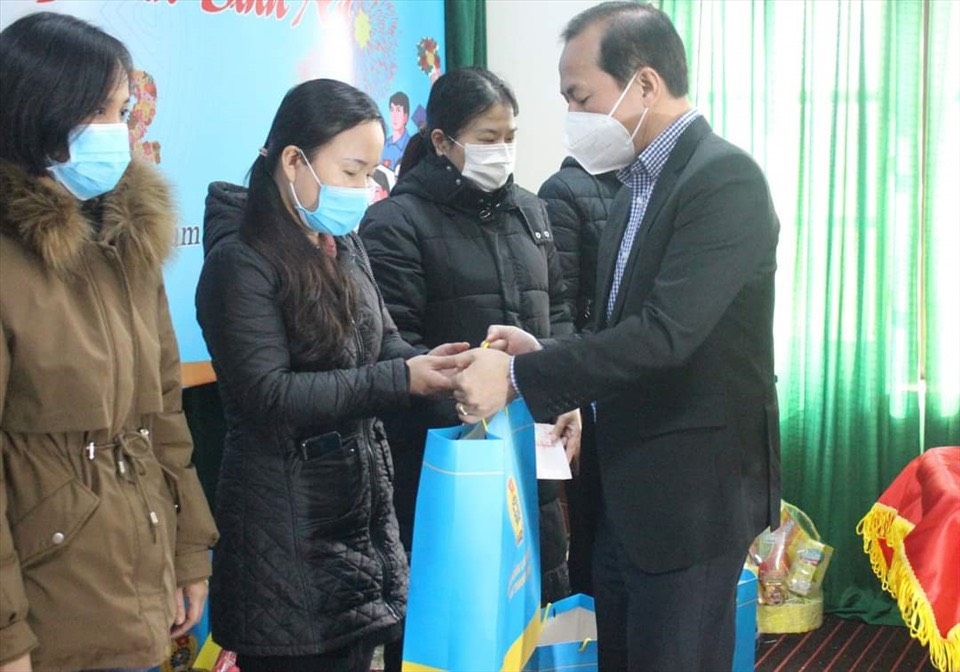 Công đoàn Thanh Hóa: Trao 179 tỷ đồng cho đoàn viên, NLĐ trong chương trình Tết sum vầy Công đoàn Thanh Hóa: Trao 179 tỷ đồng cho đoàn viên, NLĐ trong chương trình Tết sum vầy