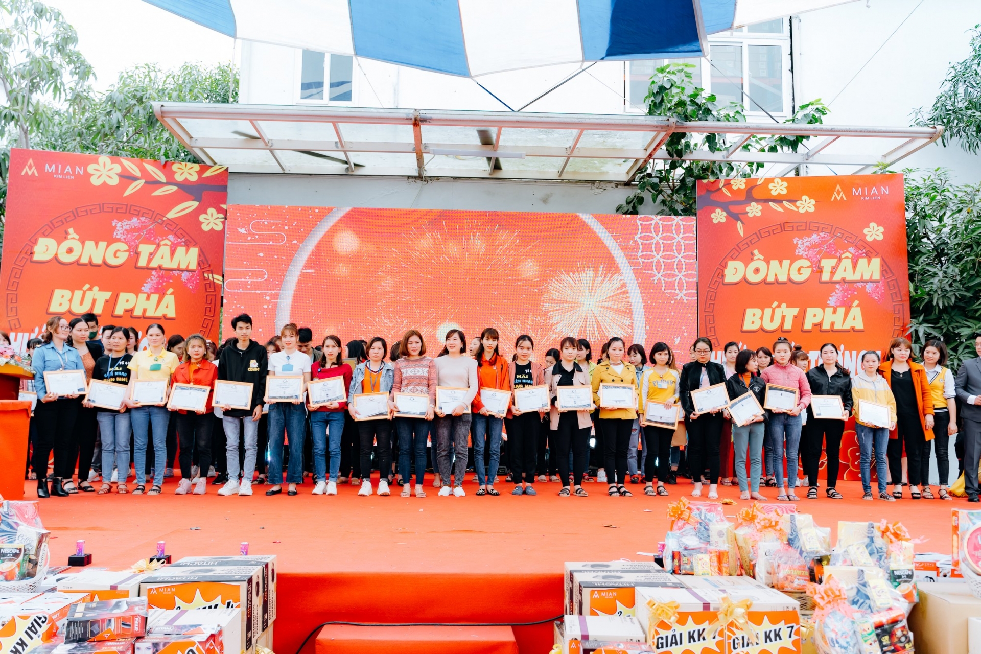 Công ty CP May Minh Anh – Kim Liên tổ chức Tết đoàn viên rực rỡ, đông vui, tự hào, lan tỏa