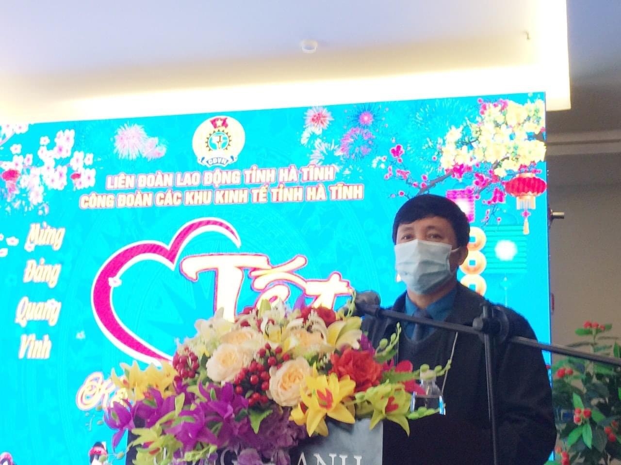 Phía sau những món quà