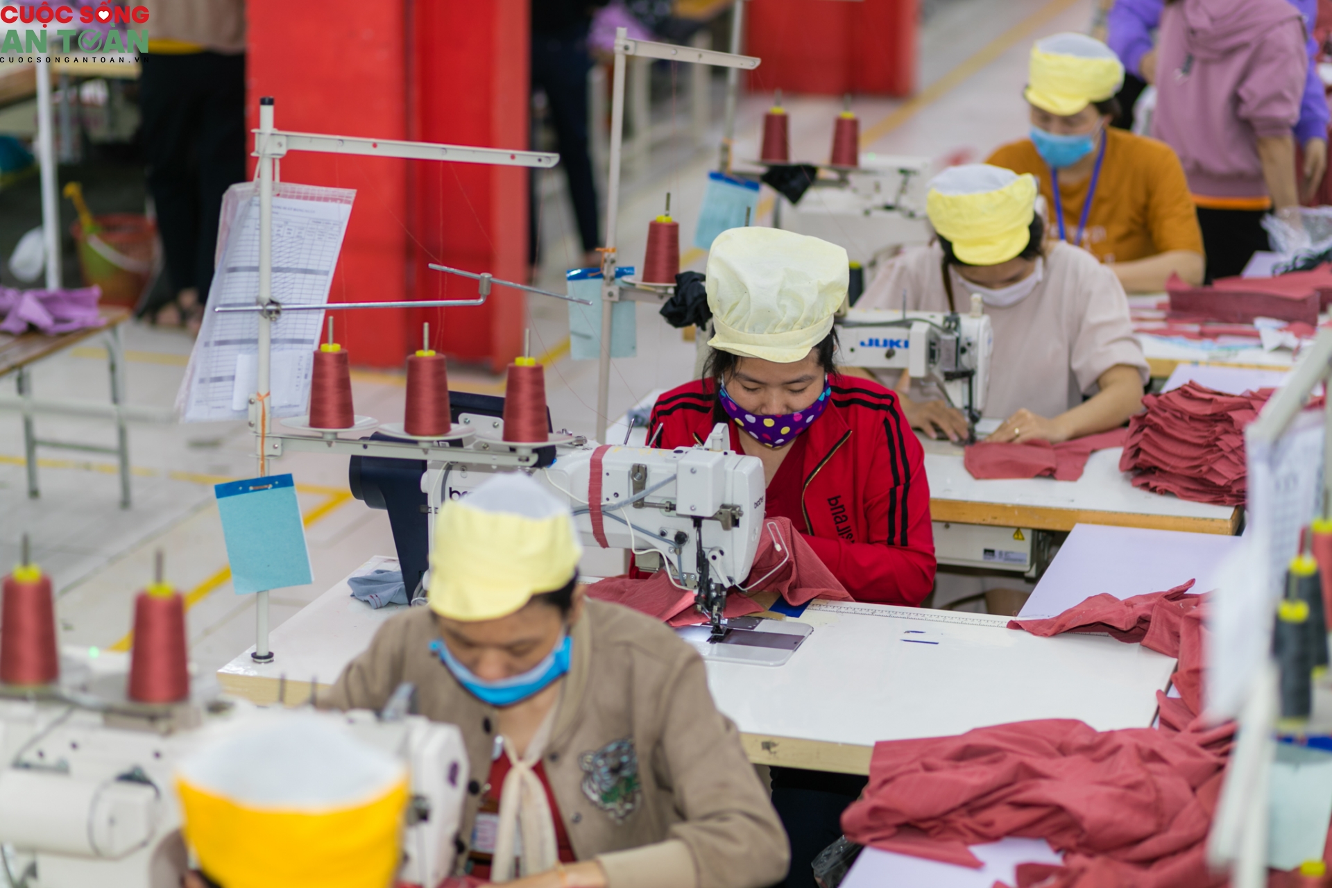 Nghệ An, Hà Tĩnh: 98% công nhân lao động tại các KKT đi làm trở lại