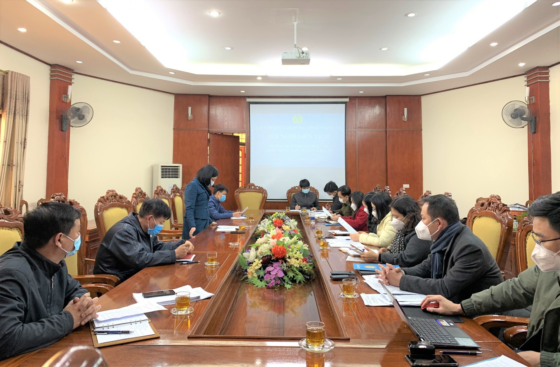 Nghệ An: Người lao động là F0 liên tục phản ánh về việc khó làm thủ tục hưởng BHXH BHXH tỉnh Nghệ An hướng dẫn giải quyết chế độ BHXH đối với NLĐ mắc Covid-19