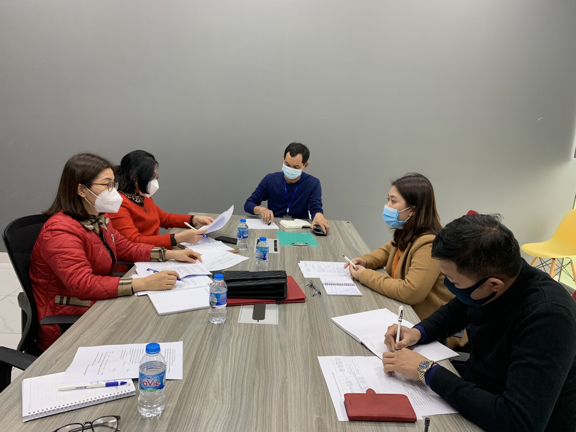 Nghệ An: F0 điều trị tại nhà liên tục phản ánh về việc khó làm thủ tục hưởng BHXH