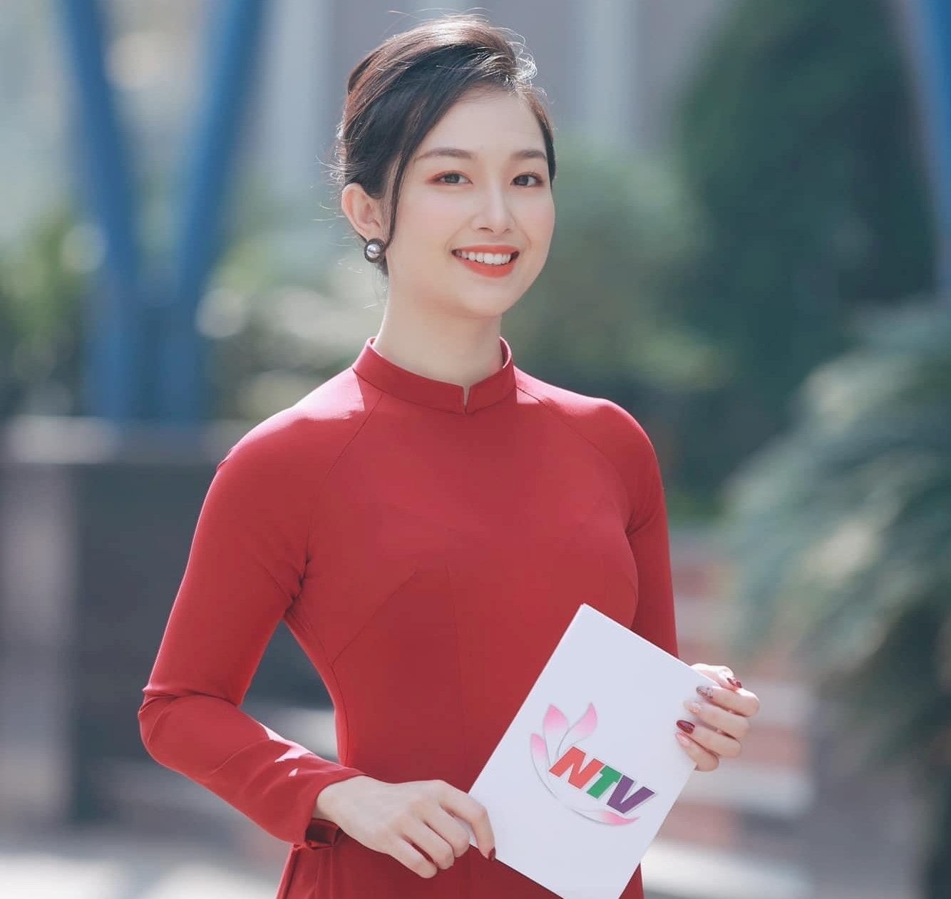 Nữ CCVCLĐ Công đoàn Viên chức Nghệ An hưởng ứng sôi nổi cuộc thi ảnh áo dài