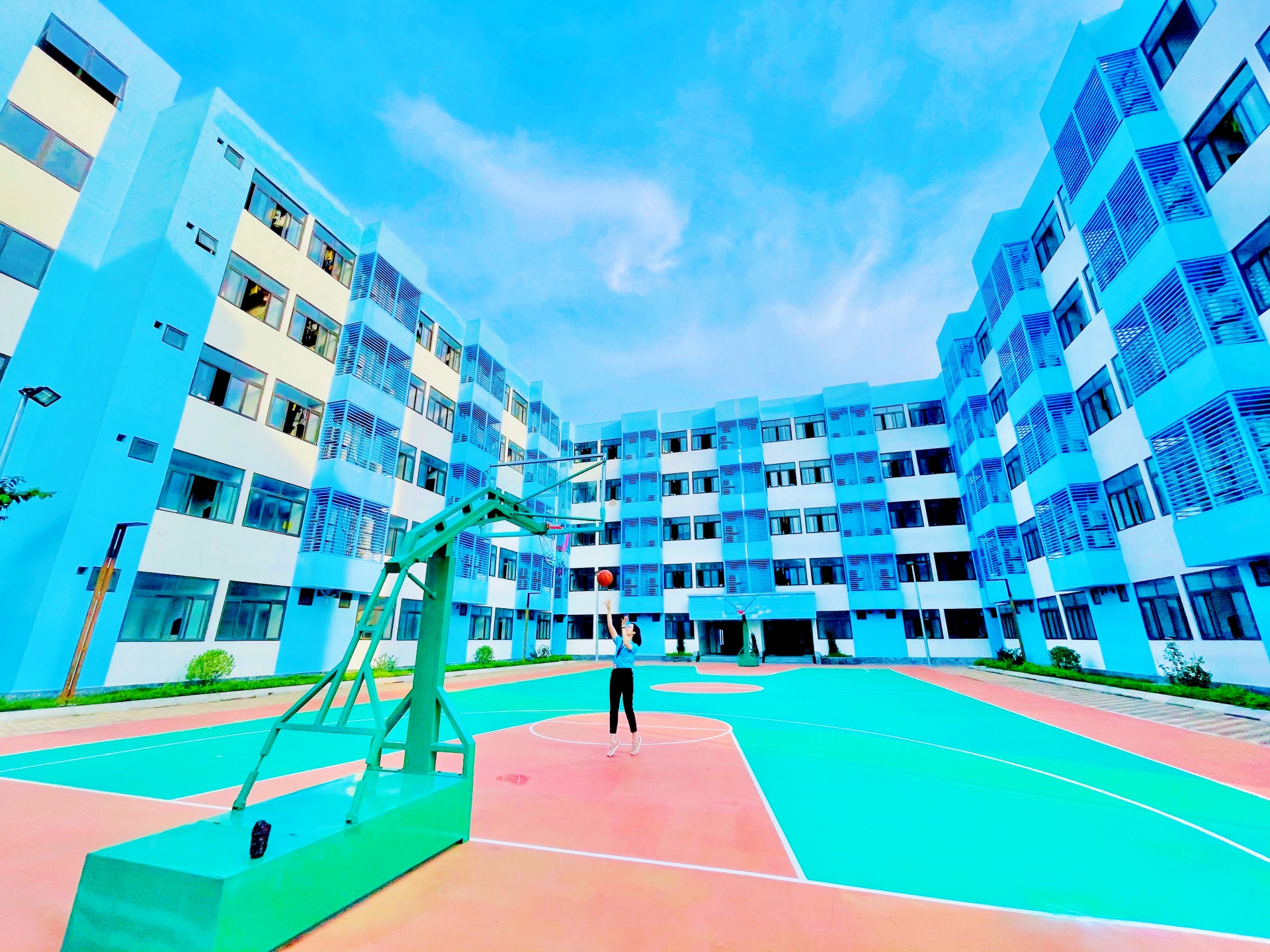 Công nhân lao động khoe hình ảnh về công ty đẹp nhất Nghệ An Công nhân lao động khoe hình ảnh về công ty đẹp nhất Nghệ An