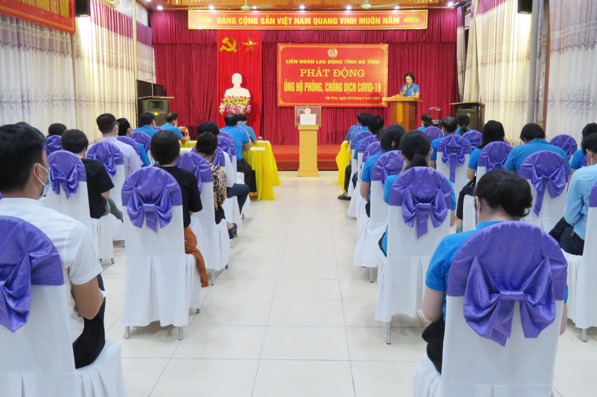 LĐLĐ tỉnh Hà Tĩnh phát động ủng hộ phòng, chống dịch Covid-19