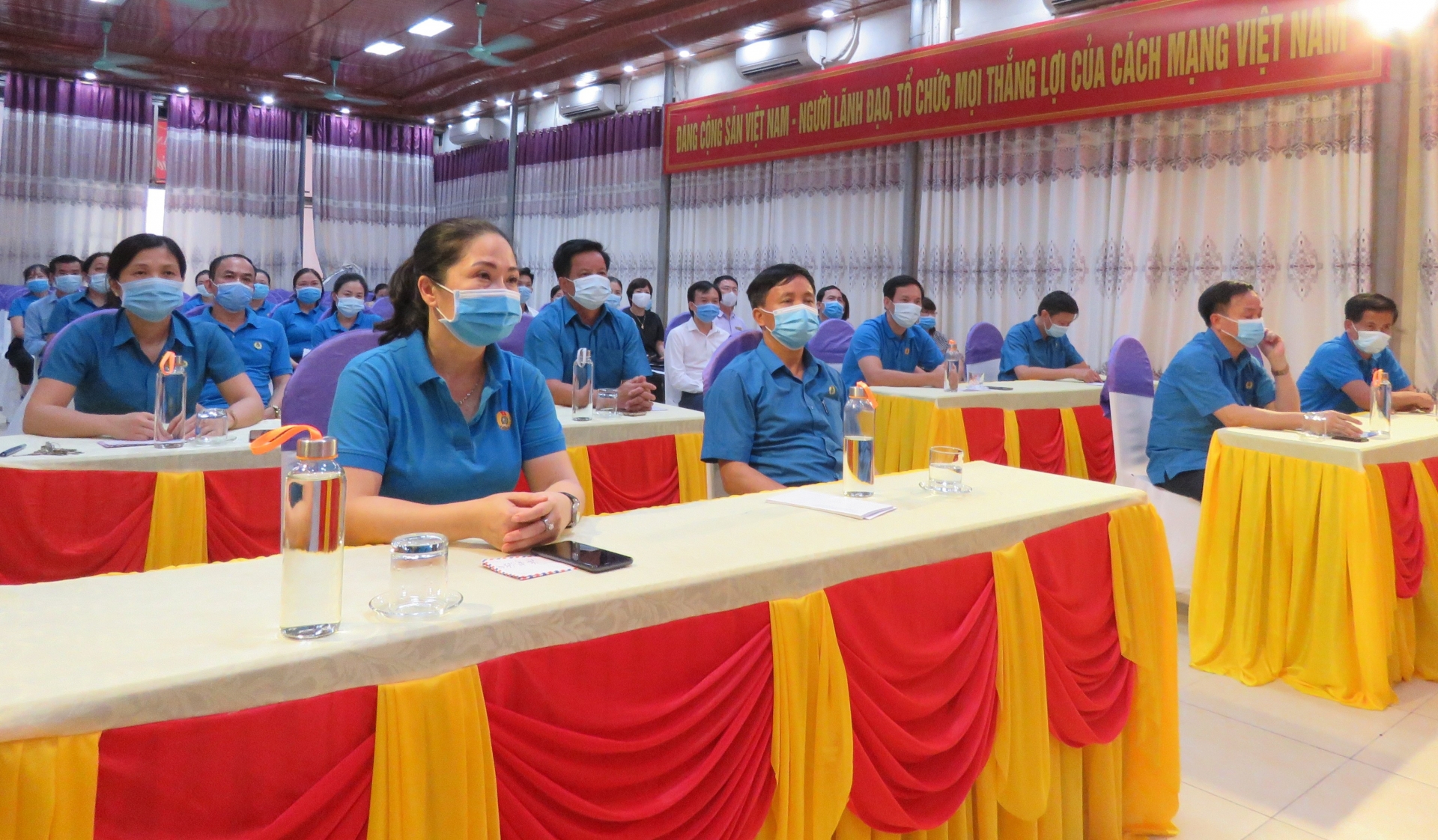 LĐLĐ tỉnh Hà Tĩnh phát động ủng hộ phòng, chống dịch bệnh