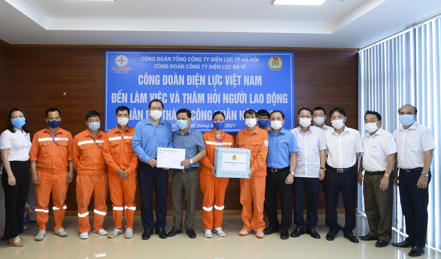 Công đoàn Điện lực Việt Nam: Tháng Công nhân – Tăng cường lắng nghe và chia sẻ Công đoàn Điện lực Việt Nam: Tháng Công nhân – Tăng cường lắng nghe và chia sẻ