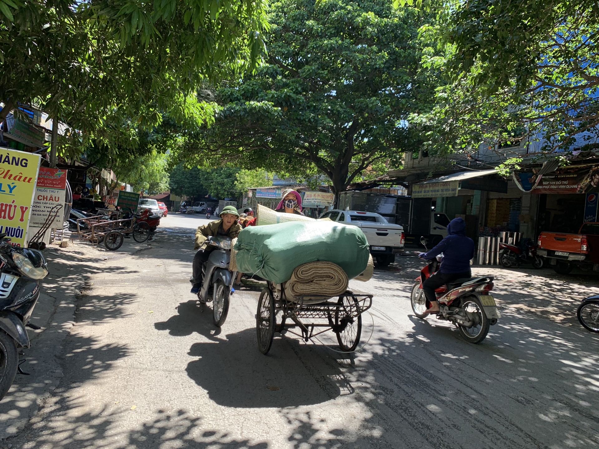 nghe an nguoi lao dong vat va muu sinh duoi troi nang nong