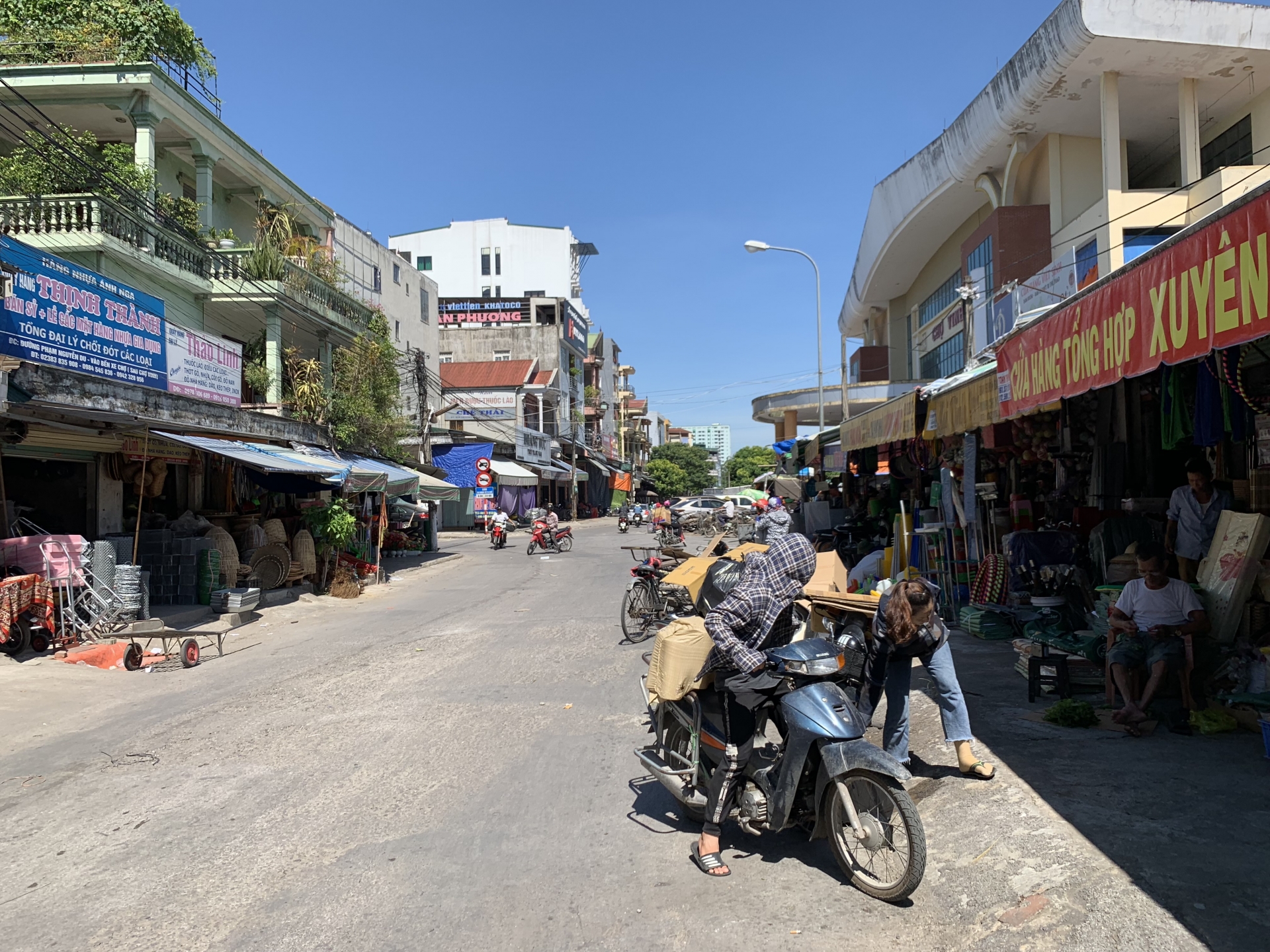nghe an nguoi lao dong vat va muu sinh duoi troi nang nong