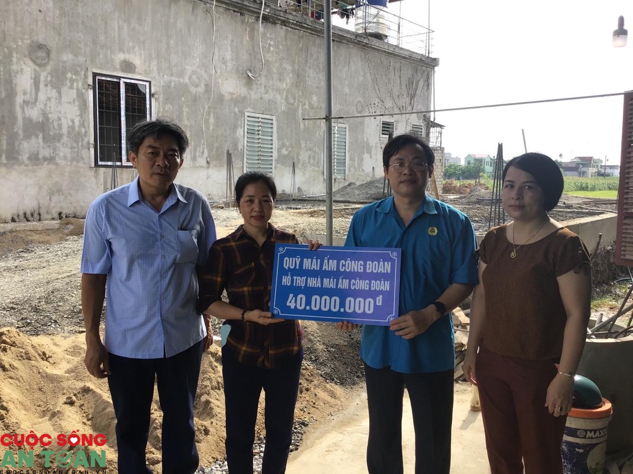 Xây dựng đội ngũ cán bộ, đảng viên tâm huyết với tổ chức Công đoàn xay dung doi ngu can bo dang vien tam huyet voi to chuc cong doan