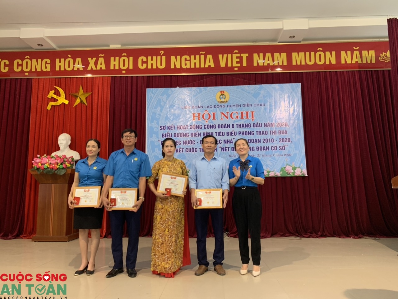 Liên đoàn Lao động huyện Diễn Châu: Sơ kết hoạt động công đoàn 6 tháng đầu năm lien doan lao dong huyen dien chau so ket hoat dong cong doan 6 thang dau nam