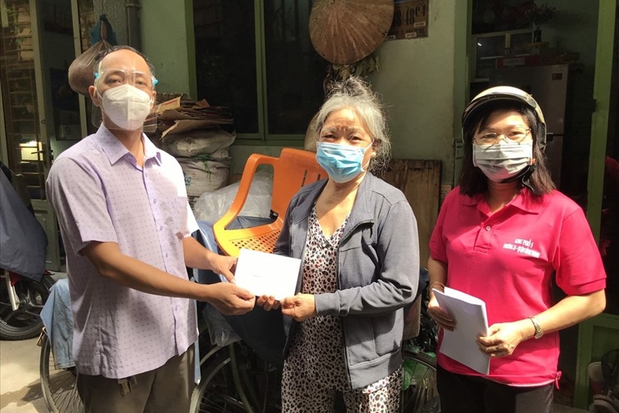 TP.HCM sẽ hoàn thành hỗ trợ cho lao động tự do trong ngày 15/7 TP.HCM sẽ hoàn thành hỗ trợ cho lao động tự do trong ngày 15/7