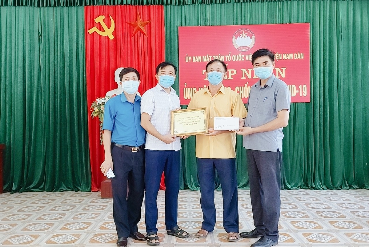 Công ty TNHH Havina Kim Liên hỗ trợ 100 triệu đồng cho Quỹ vắc xin phòng chống dịch bệnh Công ty TNHH Havina Kim Liên hỗ trợ 100 triệu đồng cho Quỹ vắc xin phòng chống dịch bệnh