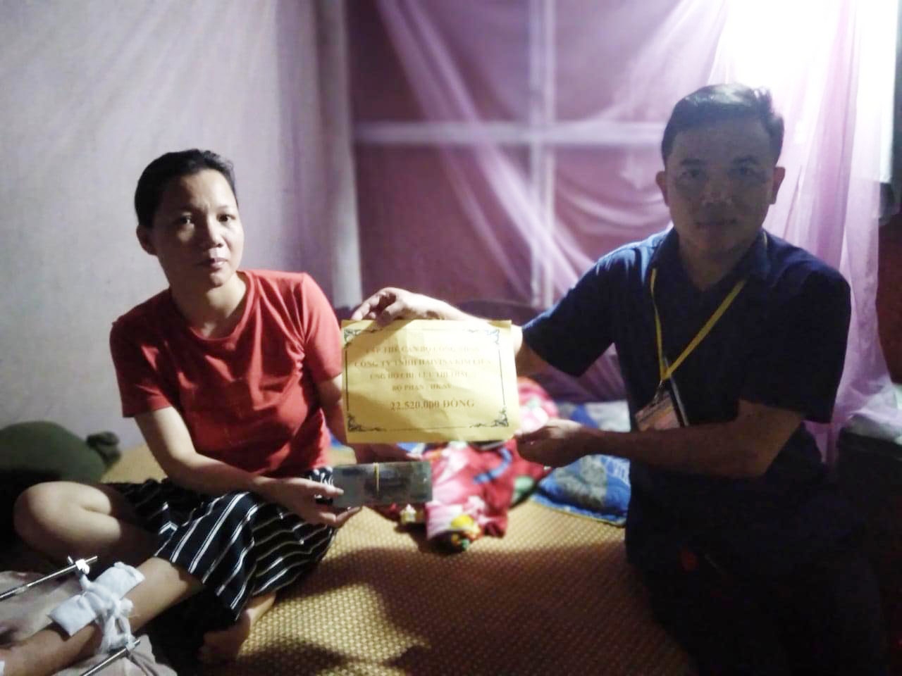 Công ty Haivina Kim Liên ủng hộ 100 triệu đồng cho Quỹ vắc xin phòng, chống Covid-19 Công ty Haivina Kim Liên ủng hộ 100 triệu đồng cho Quỹ vắc xin phòng, chống Covid-19