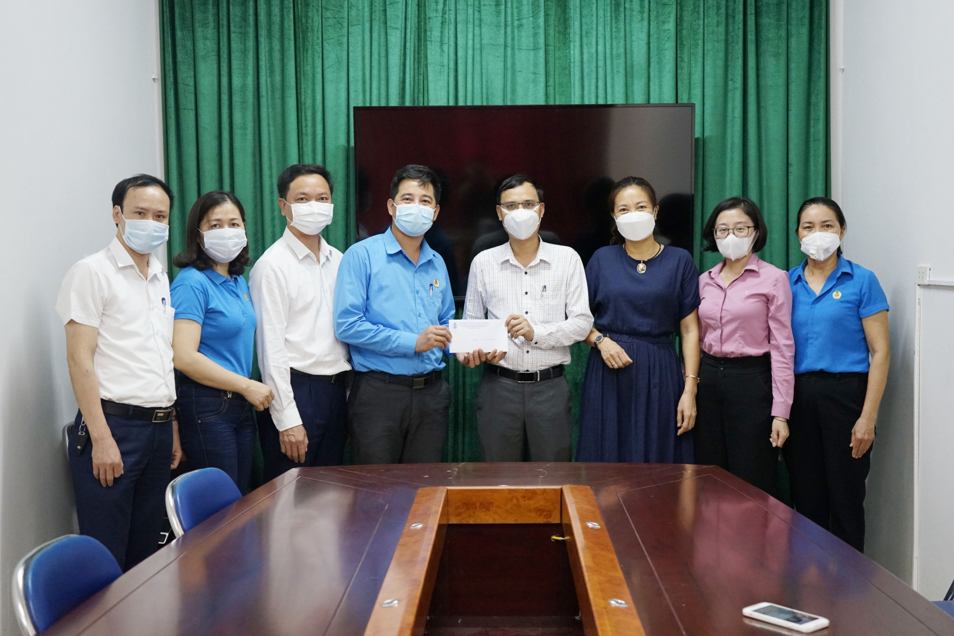 Đoàn viên ngành Giáo dục Nghệ An phát huy tinh thần sẻ chia trong đại dịch Đoàn viên ngành Giáo dục Nghệ An phát huy tinh thần sẻ chia trong đại dịch