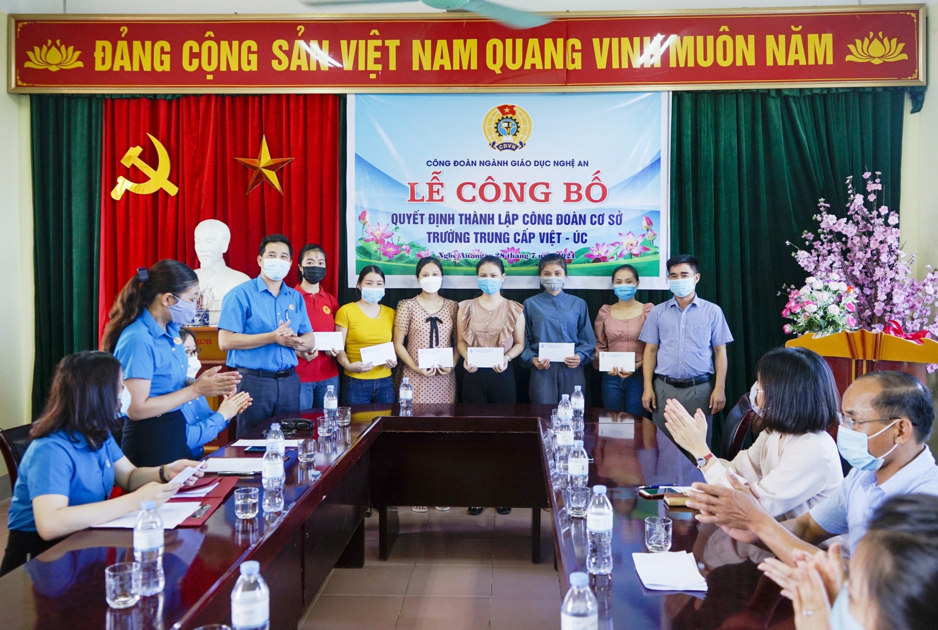 Công đoàn ngành Giáo dục Nghệ An thành lập CĐCS Trường Trung cấp Việt - Úc