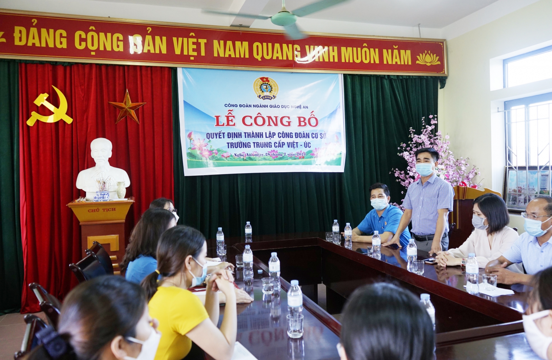 Công đoàn ngành Giáo dục Nghệ An thành lập CĐCS Trường Trung cấp Việt - Úc