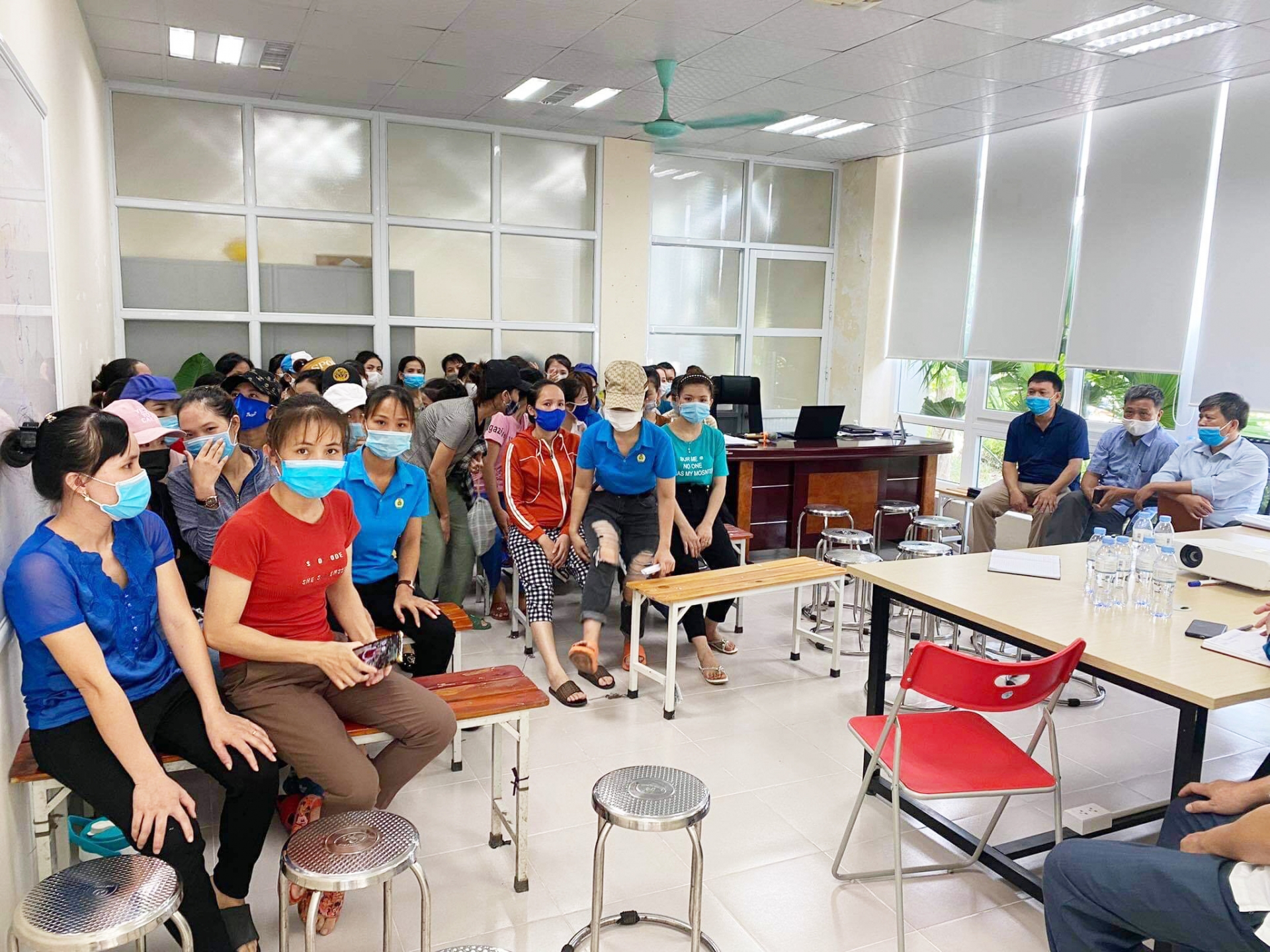 Nghệ An: Gần 1.000 công nhân đình công đã đi làm trở lại Nghệ An: Gần 1.000 công nhân đình công đã đi làm trở lại