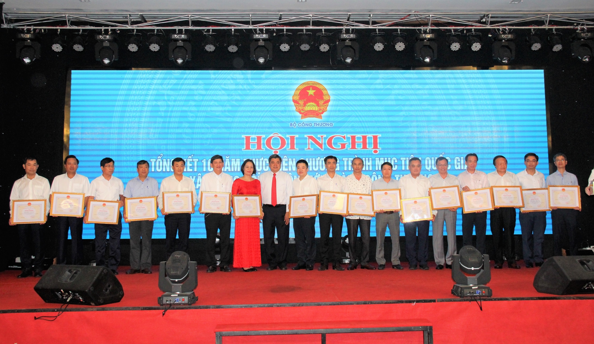 Công ty Điện lực Thanh Hóa Ra sức hoàn thành kế hoạch sản xuất kinh doanh giai đoạn 2015-2020 Công ty Điện lực Thanh Hóa Ra sức hoàn thành kế hoạch sản xuất kinh doanh giai đoạn 2015-2020