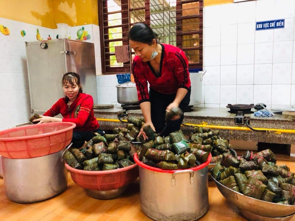 Công đoàn các cấp tại miền Trung ra sức kêu gọi ủng hộ đồng bào bị ảnh hưởng bởi lũ lụt