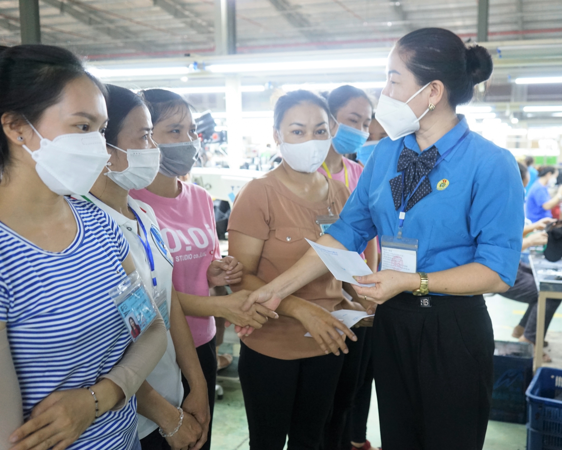 LĐLĐ tỉnh Nghệ An chúc mừng các doanh nghiệp nhân Ngày Doanh nhân Việt Nam