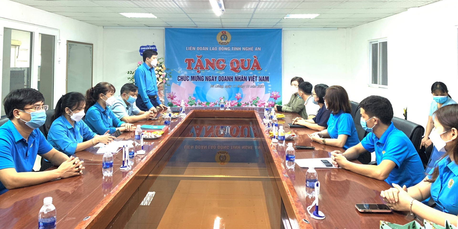 LĐLĐ tỉnh Nghệ An chúc mừng các doanh nghiệp nhân Ngày Doanh nhân Việt Nam