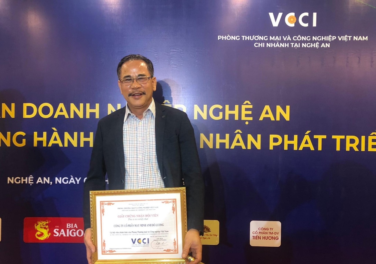 Doanh nhân Nguyễn Đình Sinh: Hạnh phúc khi đem lại niềm vui cho người lao động Doanh nhân Nguyễn Đình Sinh: Hạnh phúc khi đem lại niềm vui cho người lao động