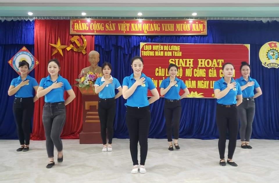 Công đoàn Nghệ An tổ chức nhiều hoạt động thiết thực, ý nghĩa cho nữ CCVCLĐ