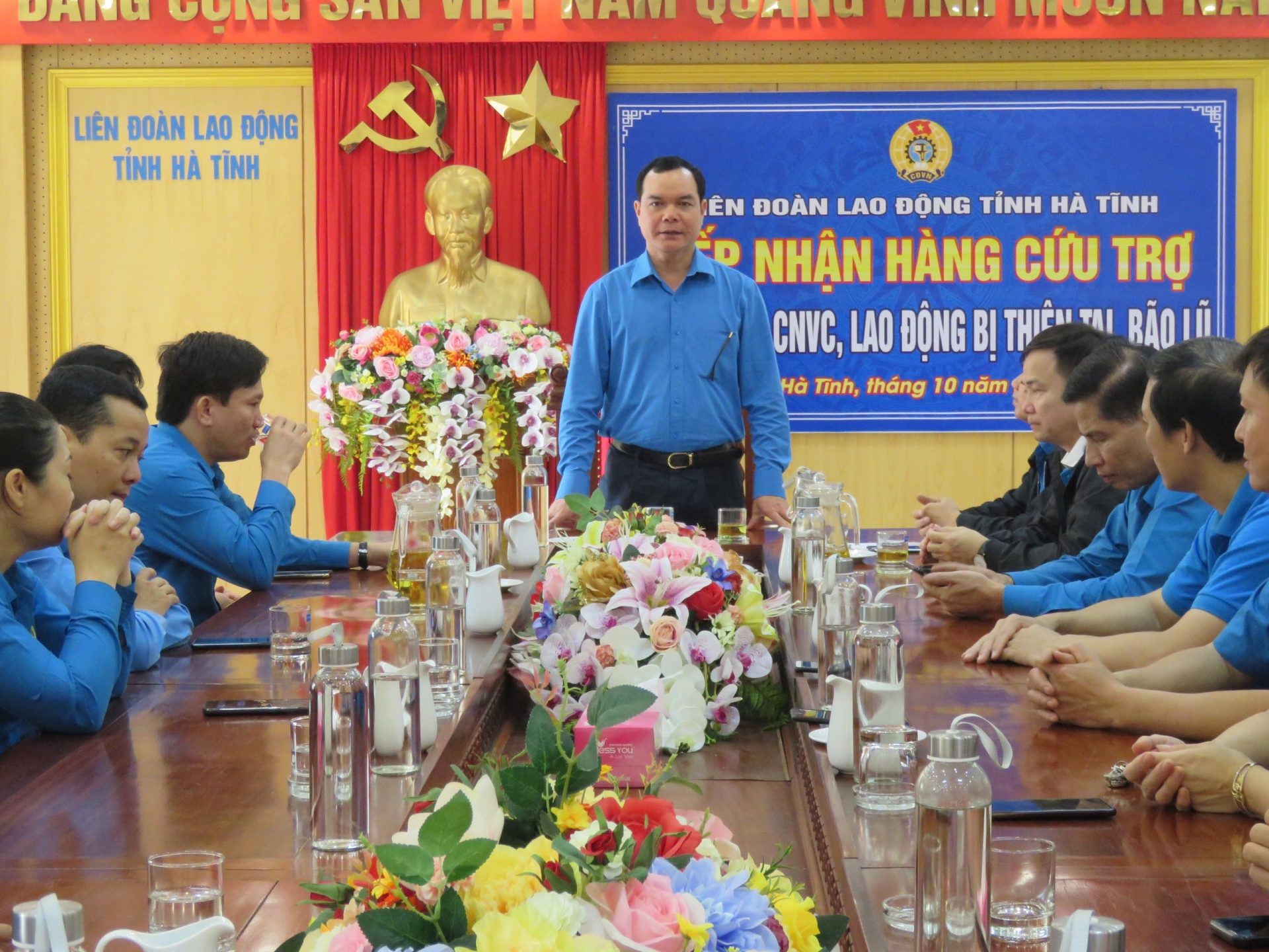 Tổng LĐLĐ Việt Nam hỗ trợ hơn 500 triệu đồng cho Hà Tĩnh khắc phục thiệt hại do mưa lũ