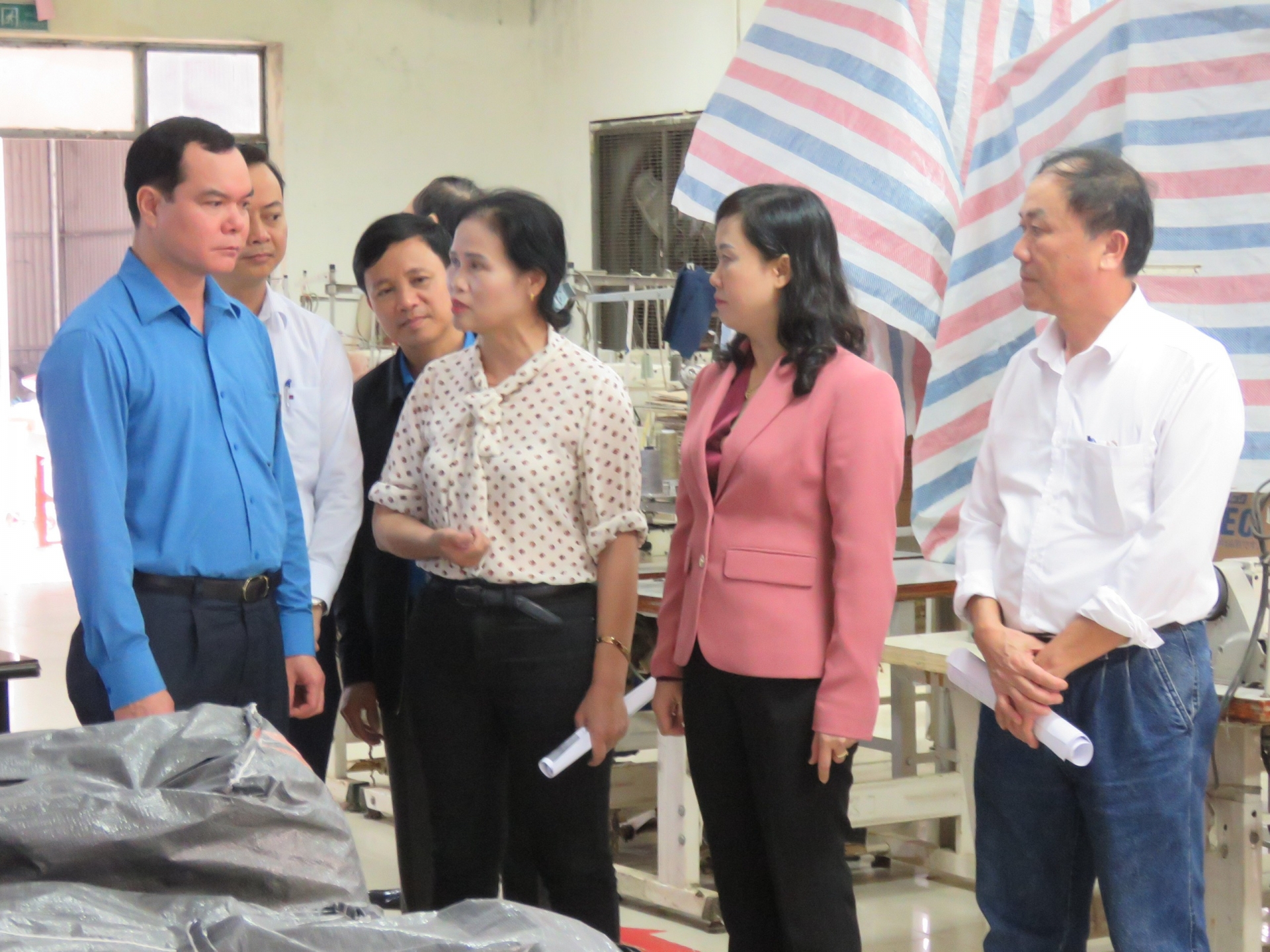 Tổng LĐLĐ Việt Nam hỗ trợ hơn 500 triệu đồng cho Hà Tĩnh khắc phục thiệt hại do mưa lũ