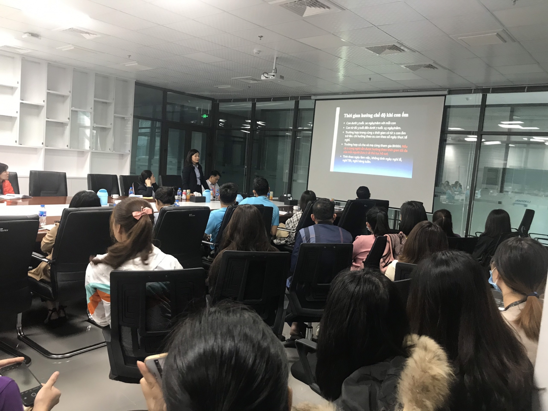 Tổ chức tập huấn pháp luật lao động, pháp luật bảo hiểm xã hội cho cán bộ Công ty TNHH Luxshare ICT Nghệ An Tổ chức tập huấn pháp luật lao động, pháp luật bảo hiểm xã hội cho cán bộ Công ty TNHH Luxshare ICT Nghệ An