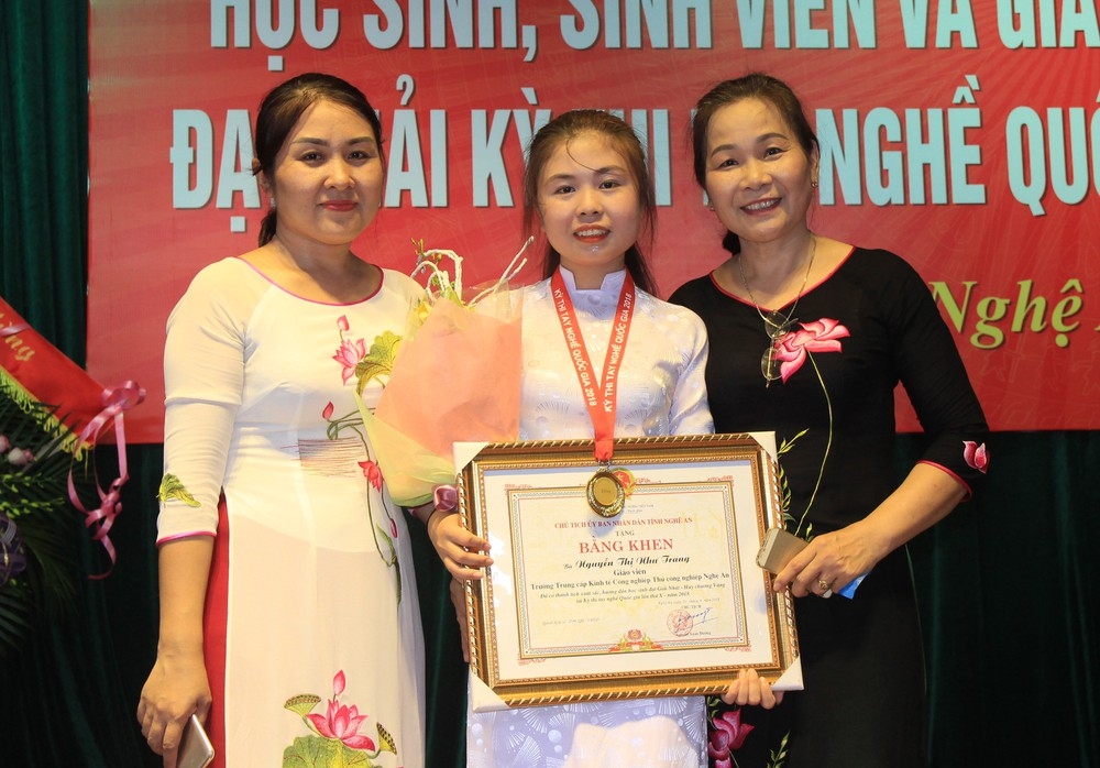 Không ngừng vươn lên để khẳng định vị thế Không ngừng vươn lên để khẳng định vị thế