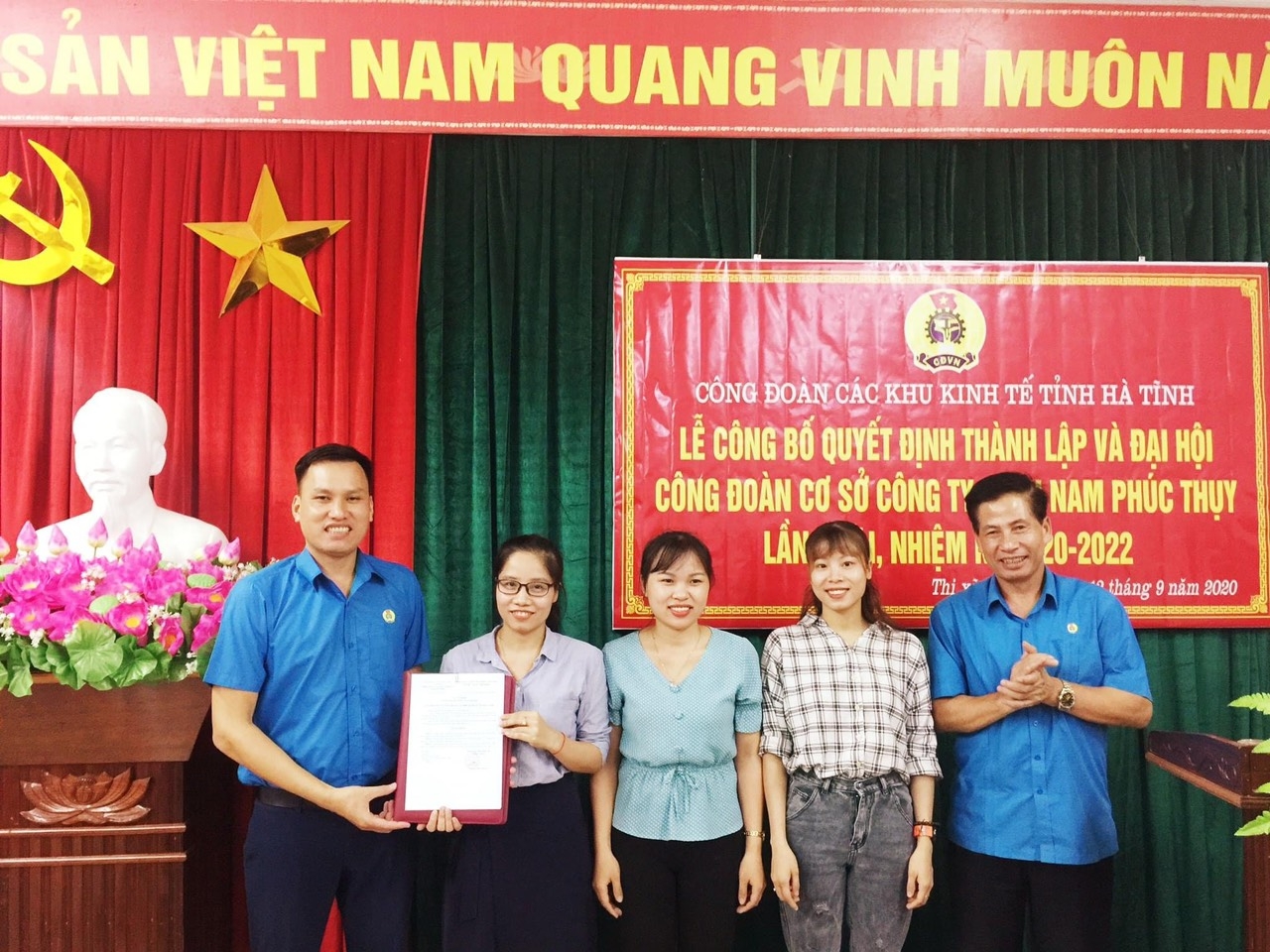 Công đoàn các KTT tỉnh Hà Tĩnh: Nhiều giải pháp thu hút người lao động tham gia tổ chức công đoàn Công đoàn các KTT tỉnh Hà Tĩnh: Nhiều giải pháp thu hút người lao động tham gia tổ chức công đoàn