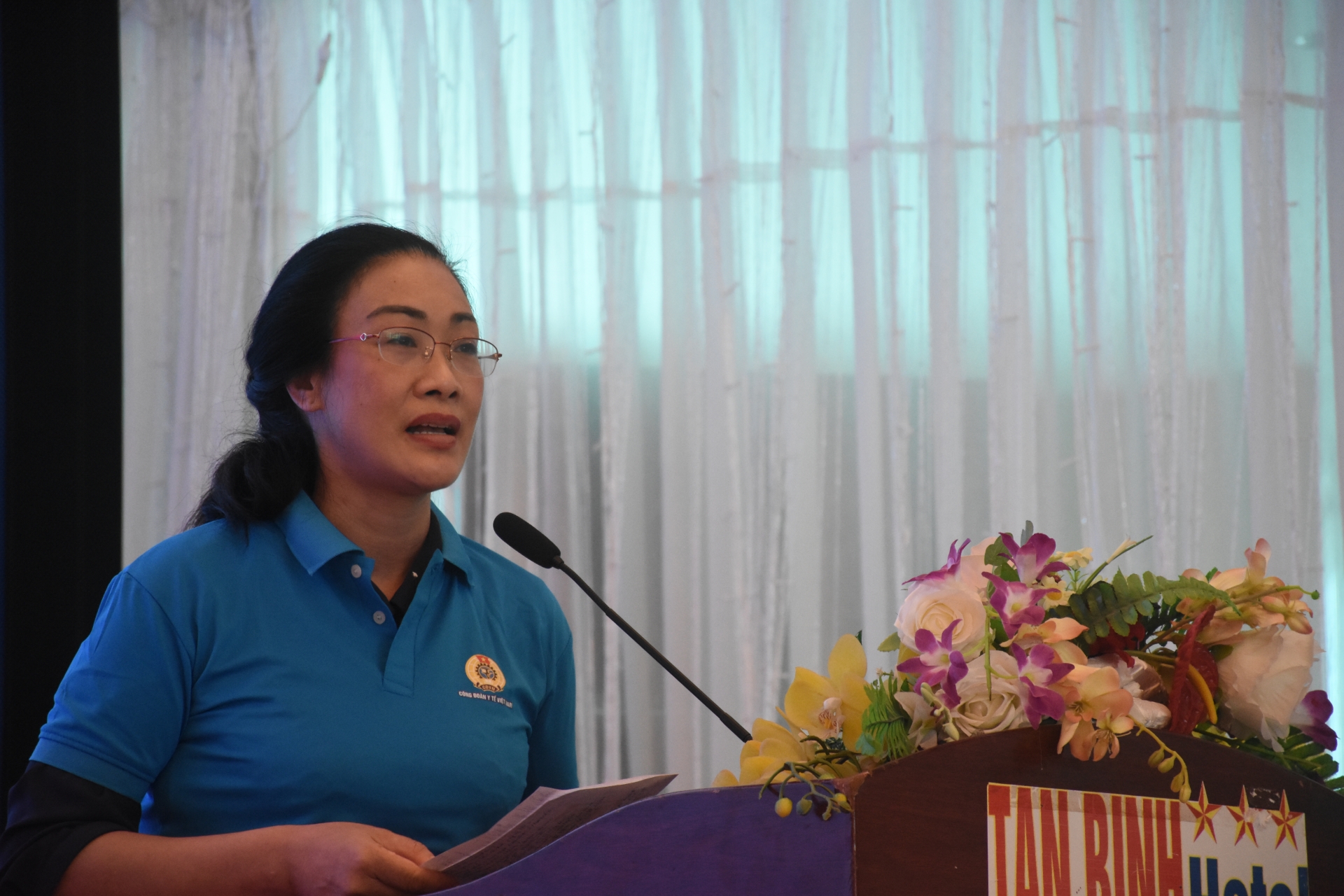 Cùng hành động để bảo vệ Blouse trắng Cùng hành động để bảo vệ Blouse trắng