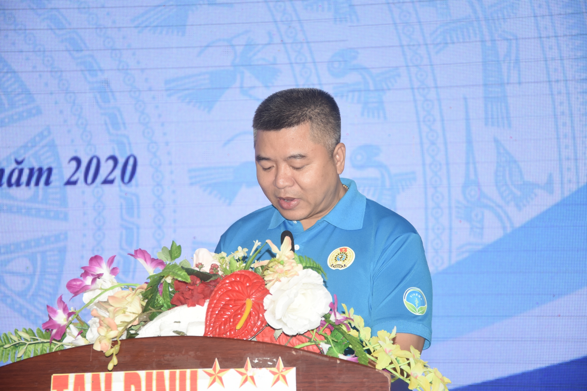 Đồng lòng, chung sức bảo vệ Blouse trắng Đồng lòng, chung sức bảo vệ Blouse trắng