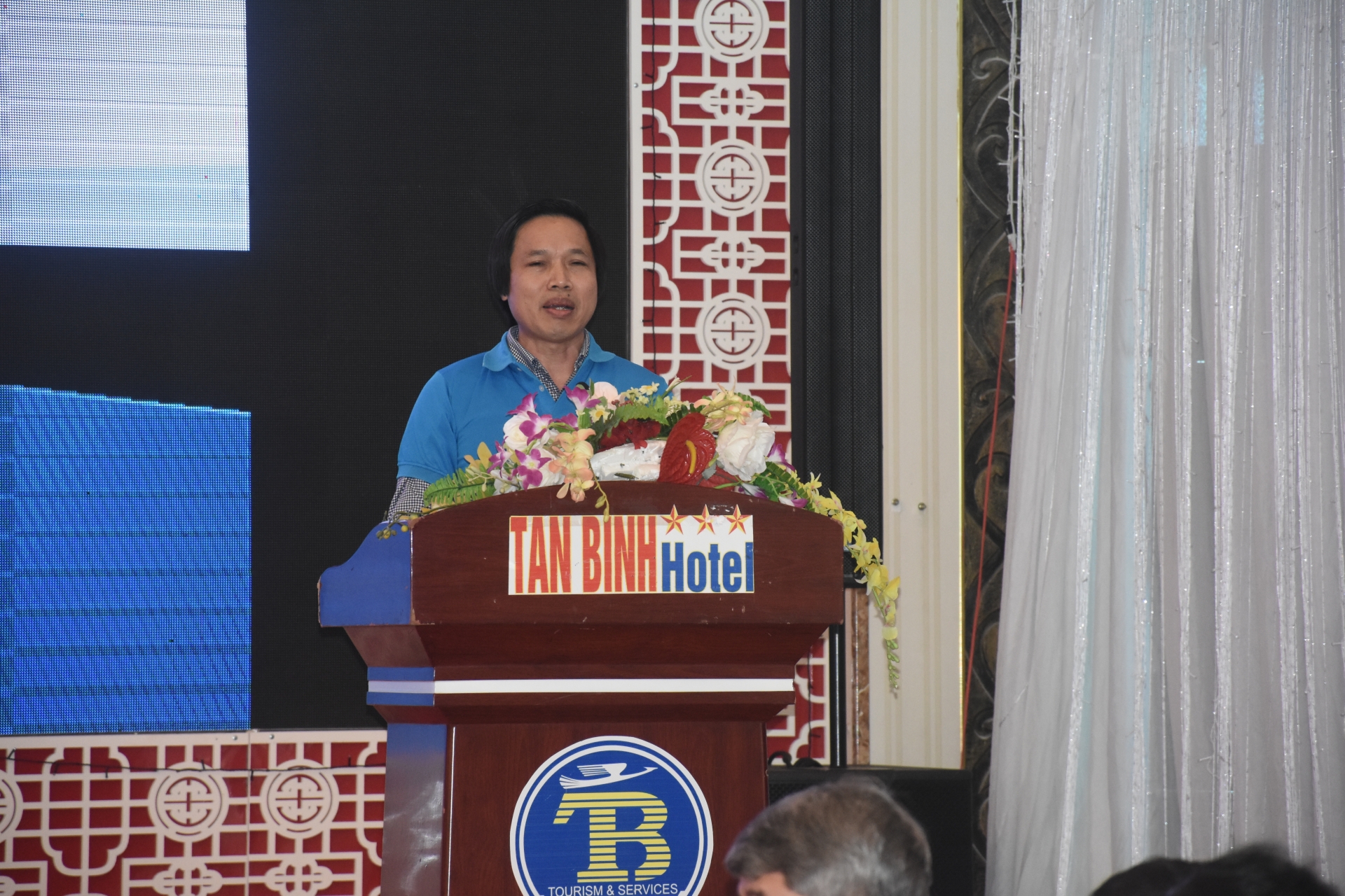 Đồng lòng, chung sức bảo vệ Blouse trắng Đồng lòng, chung sức bảo vệ Blouse trắng