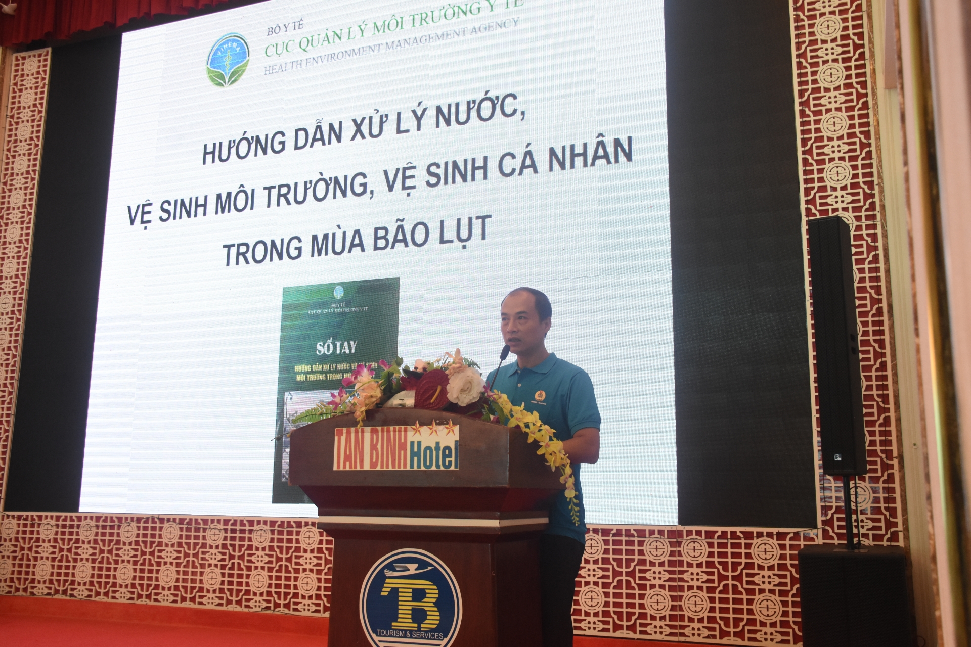 Đồng lòng, chung sức bảo vệ Blouse trắng Đồng lòng, chung sức bảo vệ Blouse trắng