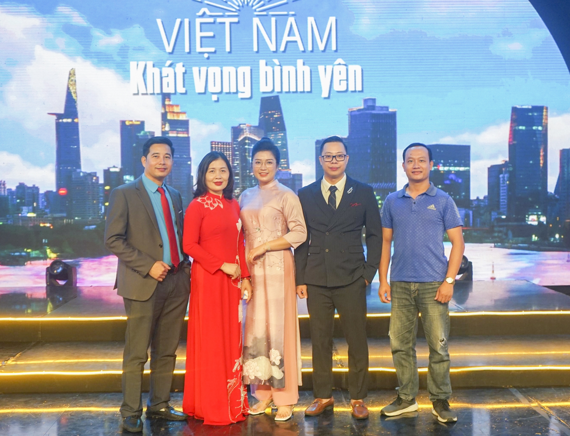 Công đoàn ngành Y tế Nghệ An đạt giải Ba Cuộc thi video clip "Thời khắc khó quên" Công đoàn ngành Y tế Nghệ An đạt giải Ba Cuộc thi video clip "Thời khắc khó quên"