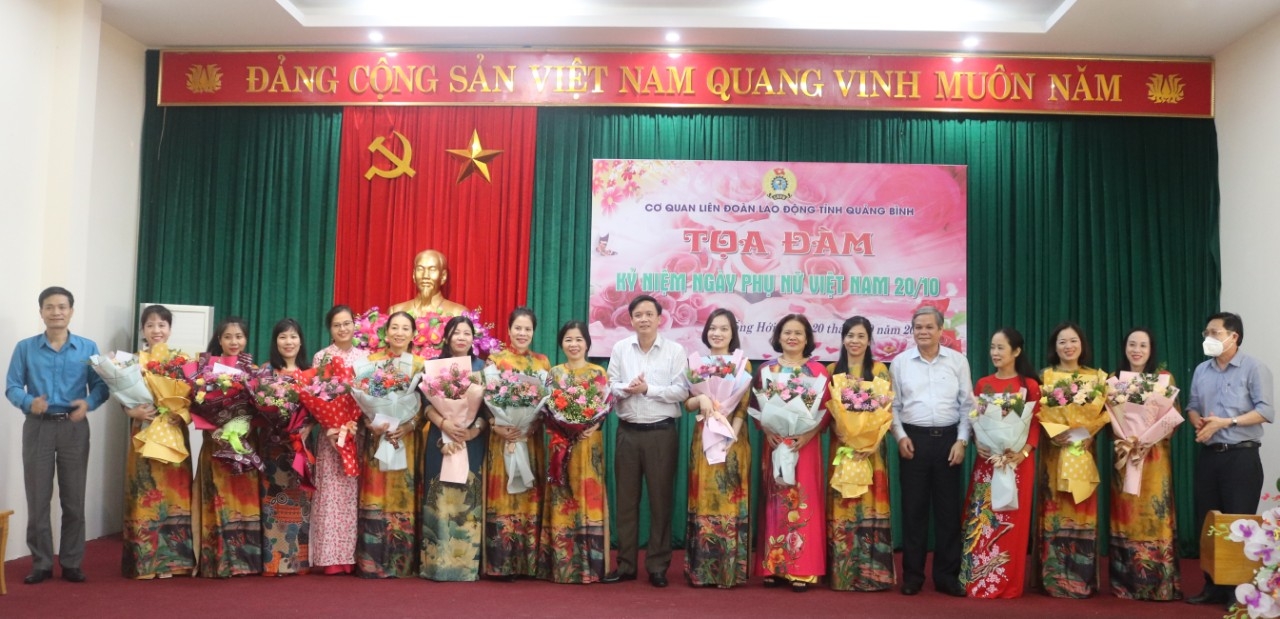 LĐLĐ Quảng Bình tiếp tục đổi mới công tác vận động nữ CNVCLĐ